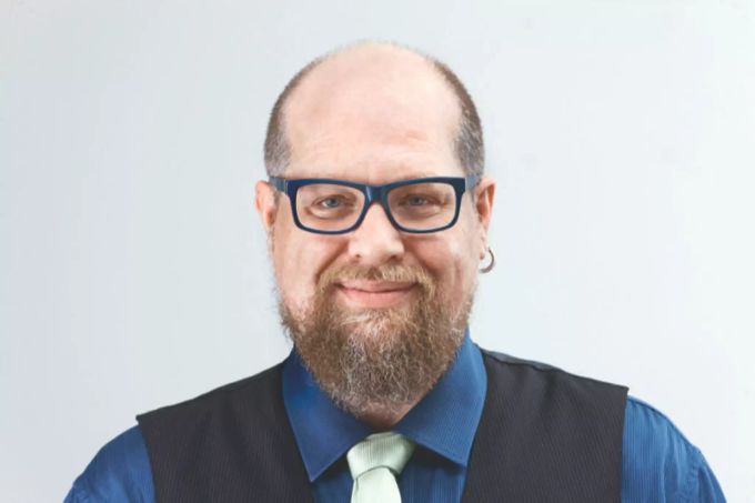 Der Berner Stadtrat Manuel C. Widmer wirft den Behörden eine Durchseuchung der Schüler vor. Manuel C. Widmer