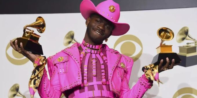 Der US-amerikanische Rapper Lil Nas X bei der Grammy-Verleihung 2020. Foto: Chris Pizzello/Invision/AP/dpa Der US-amerikanische Rapper Lil Nas X bei der Grammy-Verleihung 2020. Foto: Chris Pizzello/Invision/AP/dpa