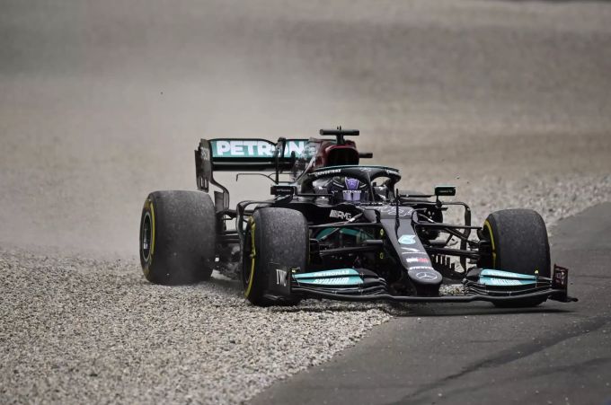 Lewis Hamilton (Mercedes) erlebt in der Formel 1 keine einfache Saison. Lewis Hamilton Mercedes