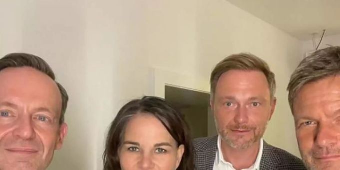 FDP-Generalsekretär Volker Wissing, Annalena Baerbock, Bundesvorsitzende von Bündnis 90/Die Grünen, der FDP-Vorsitzende Christian Lindner und Robert Habeck, Co-Bundesvorsitzender von Bündnis 90/Die Grünen (von links nach rechts). Foto: Volker Wissing/FDP/dpa FDP-Generalsekretär Volker Wissing, Annalena Baerbock, Bundesvorsitzende von Bündnis 90/Die Grünen, der FDP-Vorsitzende Christian Lindner und Robert Habeck, Co-Bundesvorsitzender von Bündnis 90/Die Grünen (von links nach rechts). Foto: Volker Wissing/FDP/dpa
