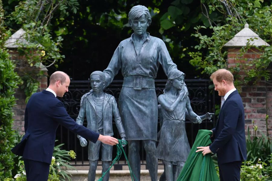 Prinz Harry und Prinz William haben die Statue mehrere Jahre geplant.