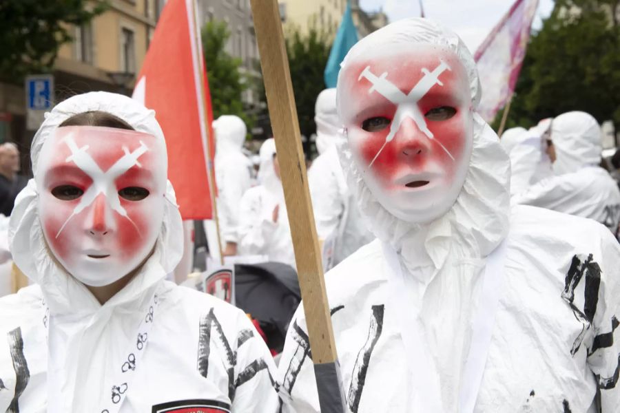 Impfgegner bei einer Corona-Demo in Genf.