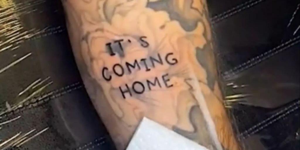 Euro 2020 England Fan Korrigiert Tattoo Nach Final Pleite