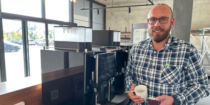 Chris Berger ist der Geschäftsführer der «Confiserie Berger». confiserie berger
