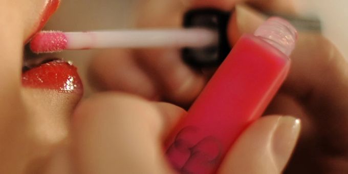 Das Resultat der Kontrolle von Lippenpflegeprodukten lässt gemäss Kantonslabor Basel-Stadt auf eine mangelnde Qualitätskontrolle der betreffenden Hersteller schliessen. (Symbolbild) Das Resultat der Kontrolle von Lippenpflegeprodukten lässt gemäss Kantonslabor Basel-Stadt auf eine mangelnde Qualitätskontrolle der betreffenden Hersteller schliessen. (Symbolbild)