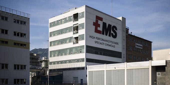 Blick auf den Hauptsitz des Ems Chemie in Domat/Ems. (Archivbild) Blick auf den Hauptsitz des Ems Chemie in Domat/Ems. (Archivbild)