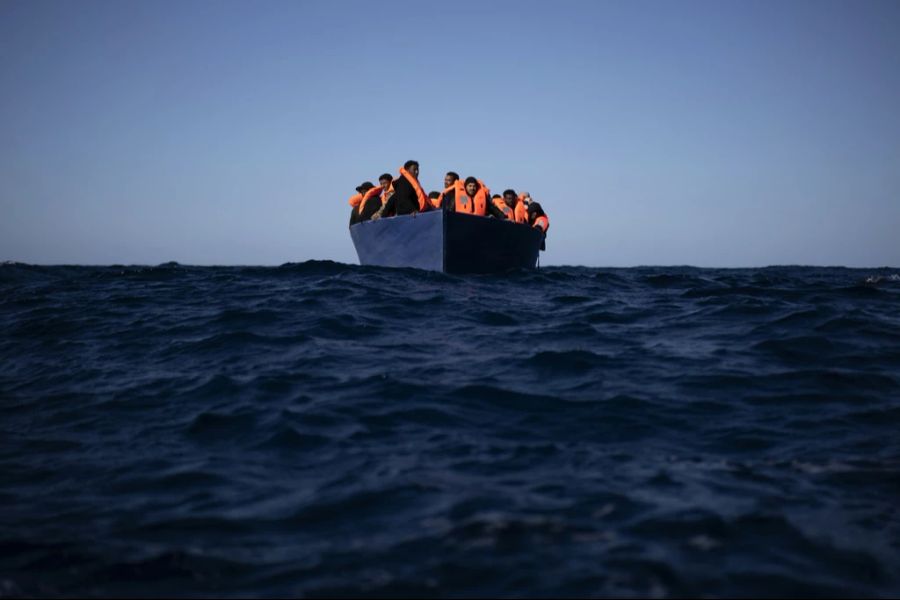 Die italienischen Behörden werfen Mitgliedern von drei NGOs vor, sich dafür mit Schleppern abgesprochen zu haben.