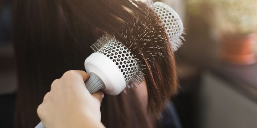 haare mit haarbürste