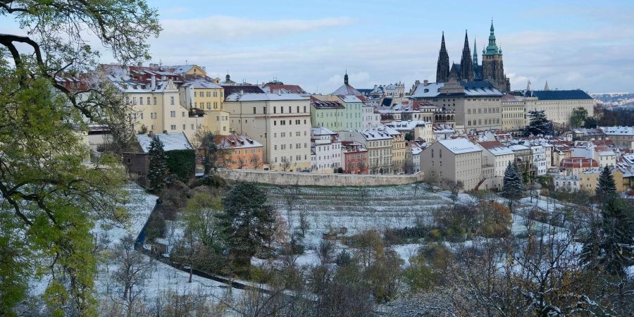 Blick auf Prag: In der Haupstadt werden Tausende Menschen zu einer Kundgebung erwartet.