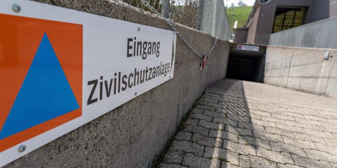 Der Eingang zu einer Zivilschutzanlage. (Symbolbild) Der Eingang zu einer Zivilschutzanlage. (Symbolbild)