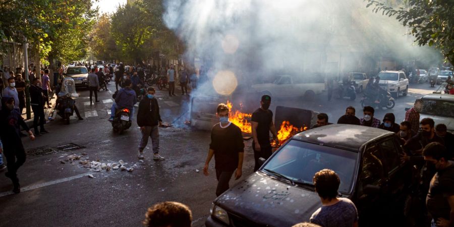 Die Proteste richten sich gegen das Regime im Iran.