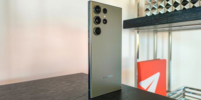 Das Design ist zwar nicht neu, aber dafür immer noch genau so schick. Samsung Galaxy S23 Ultra