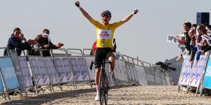 Tadej Pogacar feiert einen Jubiläums-Sieg. Tadej Pogacar