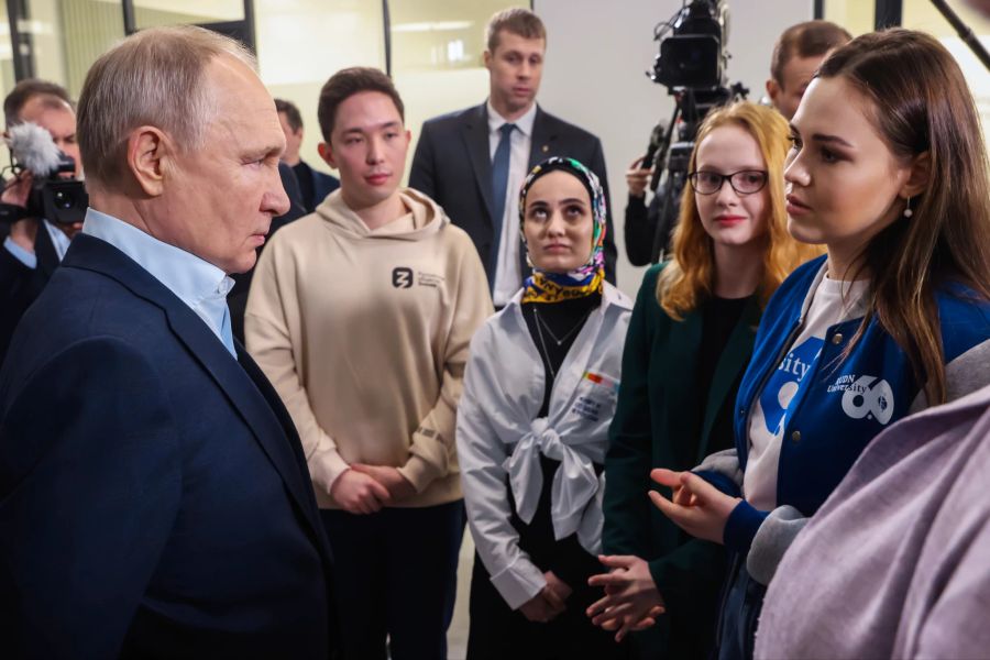 Putin spricht mit Studenten der Lomonosov-Universität in Moskau am 25. Januar. Die Unterstützung insbesondere bei der Jugend sei am schwinden, glauben Beobachter.