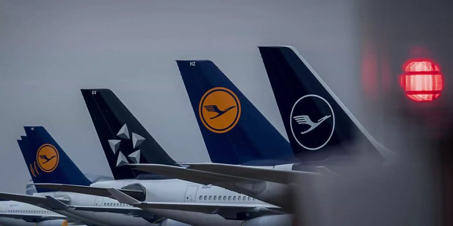 Die Lufthansa hat offiziell bestätigt, dass sie mit dem deutschen Staat über ein Rettungspaket mit einem Volumen von 9 Milliarden Euro verhandelt. Die Töchter Swiss und Edelweiss haben am Vortag vom Schweizer Parlament 1,275 Milliarden Franken Hilfe zugesprochen bekommen. (Archivbild)