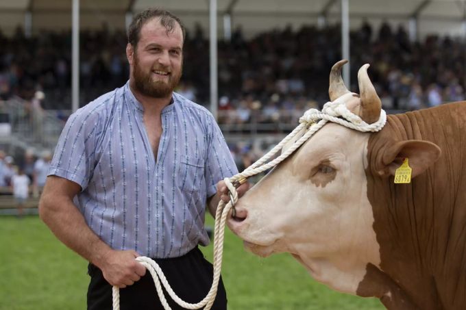 Matthias Aeschbacher holte am letzten Bernisch Kantonalen Schwingfest in Münsingen den Sieg. Bernisch Kantonales Coronavirus