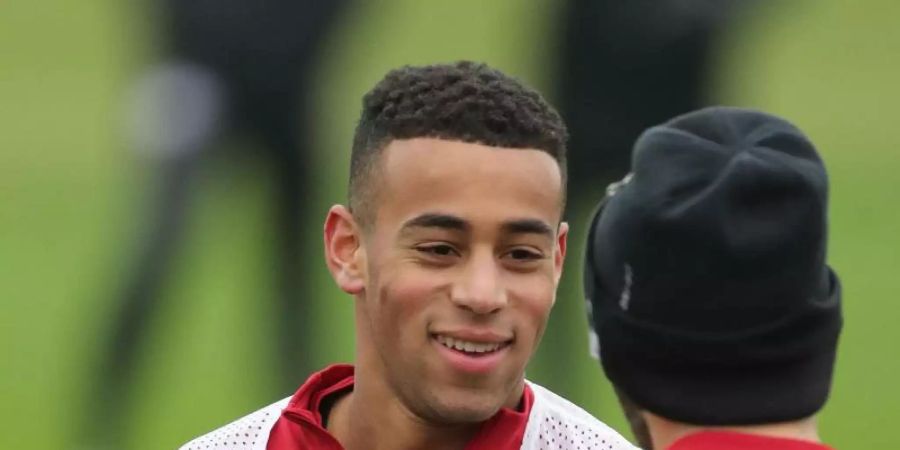 Hat sich den Protesten nach dem Tod des Afroamerikaners George Floyd angeschlossen: Tyler Adams vom RB Leipzig. Foto: Sebastian Willnow/dpa-Zentralbild/dpa