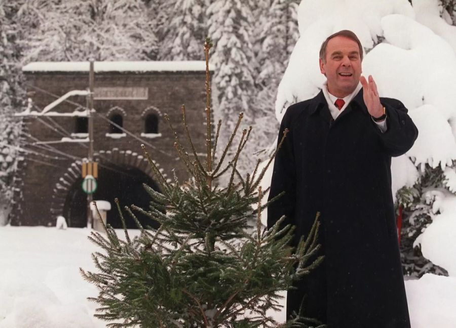 Adolf Ogi bei der Neujahrsansprache 2000 in seiner Heimat Kandersteg.