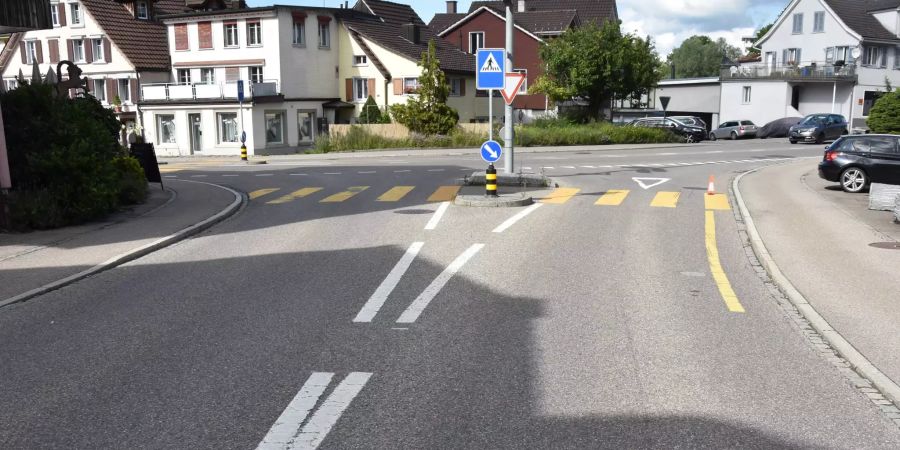 Mädchen von Auto erfasst