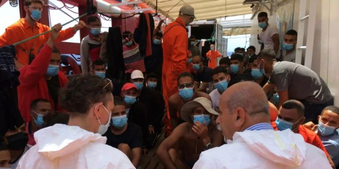 An Bord der Ocean Viking - «Ocean Viking» darf mit 180 Flüchtlingen an Bord italienischen Hafen ansteuern