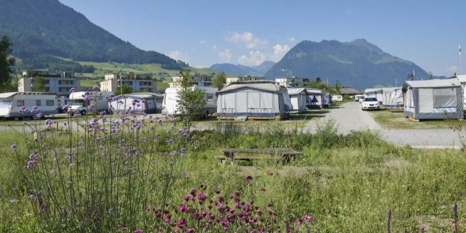 Die Naturparzellen auf dem 2017 sanierten TCS Campingplatz in Buochs, Nidwalden. Der Kanton will seine Tourismusbranche optimal fördern nach der Corona-Krise. nidwalden
