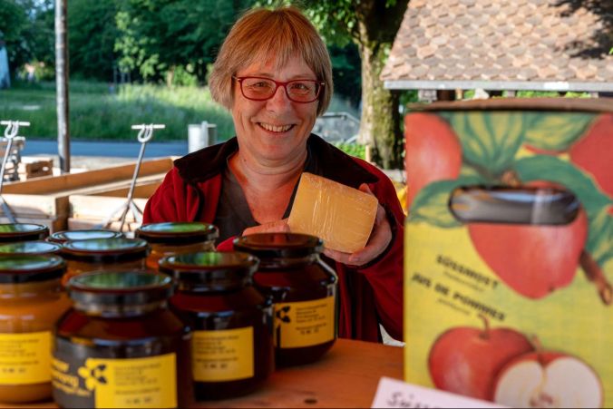 Margrit Tschanz am Hof Tschanz Stand
