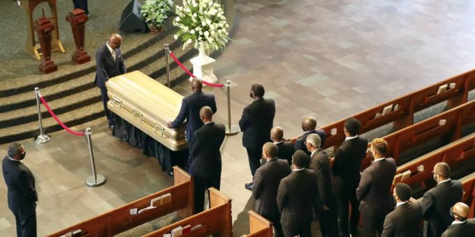 In Atlanta fanden am Dienstag (Ortszeit) die Trauerfeierlichkeiten für einen bei einem Polizeieinsatz getöteten Schwarzen statt. In Atlanta fanden am Dienstag (Ortszeit) die Trauerfeierlichkeiten für einen bei einem Polizeieinsatz getöteten Schwarzen statt.