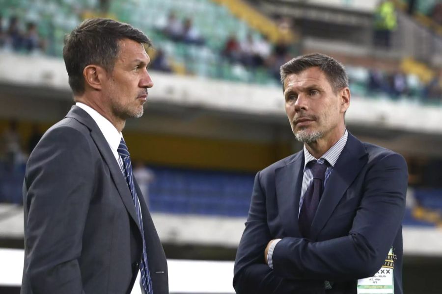 Paolo Maldini (L.) ist über die Gerüchte um Ralf Rangnick nicht erfreut.