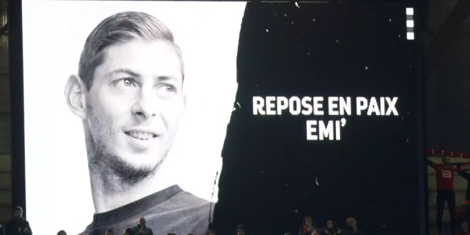 Fans von Salas Ex-Klub Nantes zollen dem Argentinier Tribut. Emiliano Sala