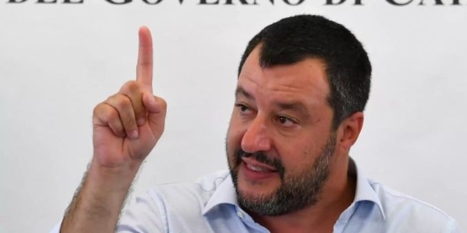 Matteo Salvini kündigt Zählung von Roma und Sinti an. Matteo Salvini lega
