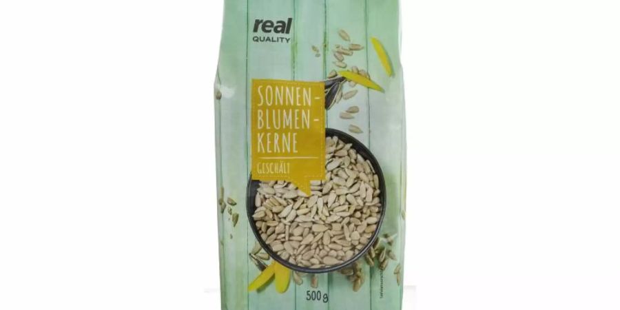 Die Sonnenblumenkern-Packungen der Produktbezeichnung «real-Quality» wurden zurückgerufen. Foto: real GmbH/obs