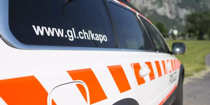Ein Auto der Kapo Glarus. (Symbolbild) Kapo Glarus