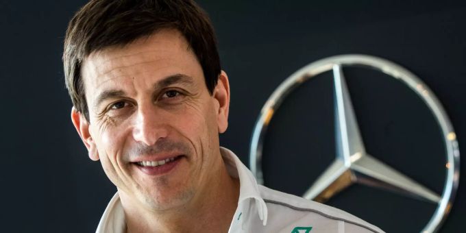 Der Eklat am Abschlussrennen der DTM lässt Motorsportchef Toto Wolff kalt. DTM Toto Wolff