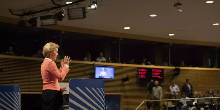 Ursula von der Leyen stellt in der Brüsseler EU-Zentrale ihr Team für die EU-Kommission vor. Foto: Virginia Mayo/AP