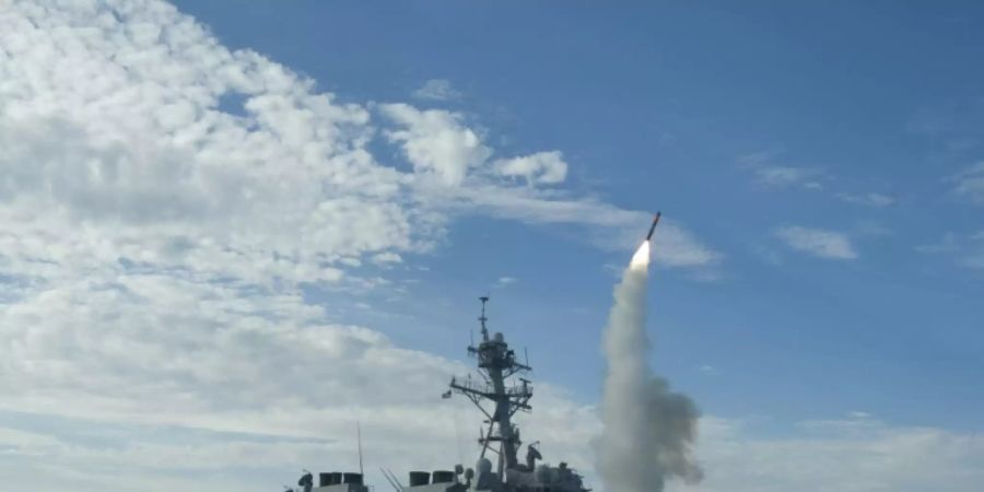 Die «USS Preble» feuert eine Tomahawk-Rakete ab