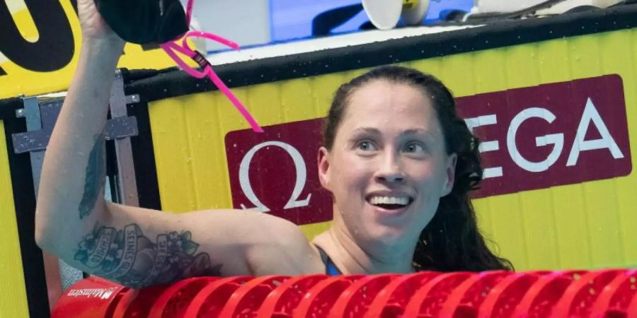 Sarah Köhler feiert ihren zweiten Platz über 1500 Meter Freistil. Foto: Bernd Thissen