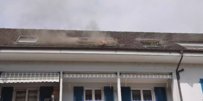 Die Feuerwehr konnte den Brand schnell löschen. Brand wurde schnell gelöscht.