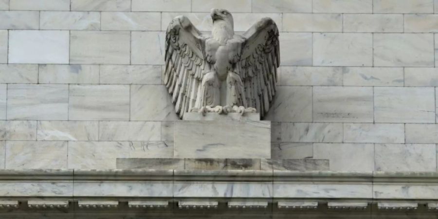 Fassade des Sitzes der US-Notenbank in Washington