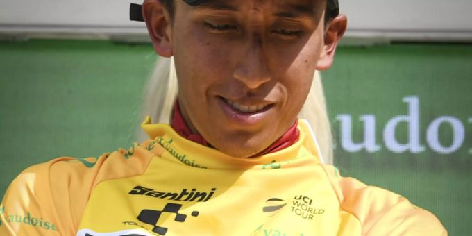 Egan Bernal im gelben Leadertrikot. Egan Bernal