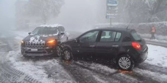 Autos Unfall Schnee