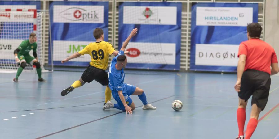 Grün, gelb, blau, rot. Futsal von seiner farbigsten Seite.