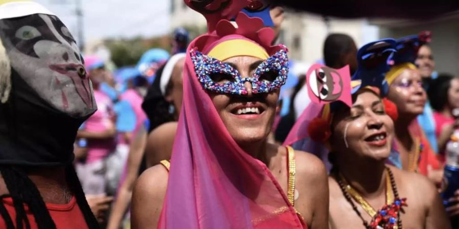 Verkleidete Frauen beim Karnevalsumzug in Rio de Janeiro. Foto: Fabio Teixeira