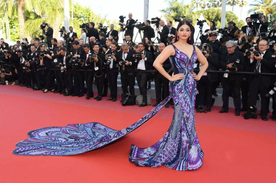 Auch Ex Miss World Aishwarya Rai Bachchan war unter den illustren Gästen.