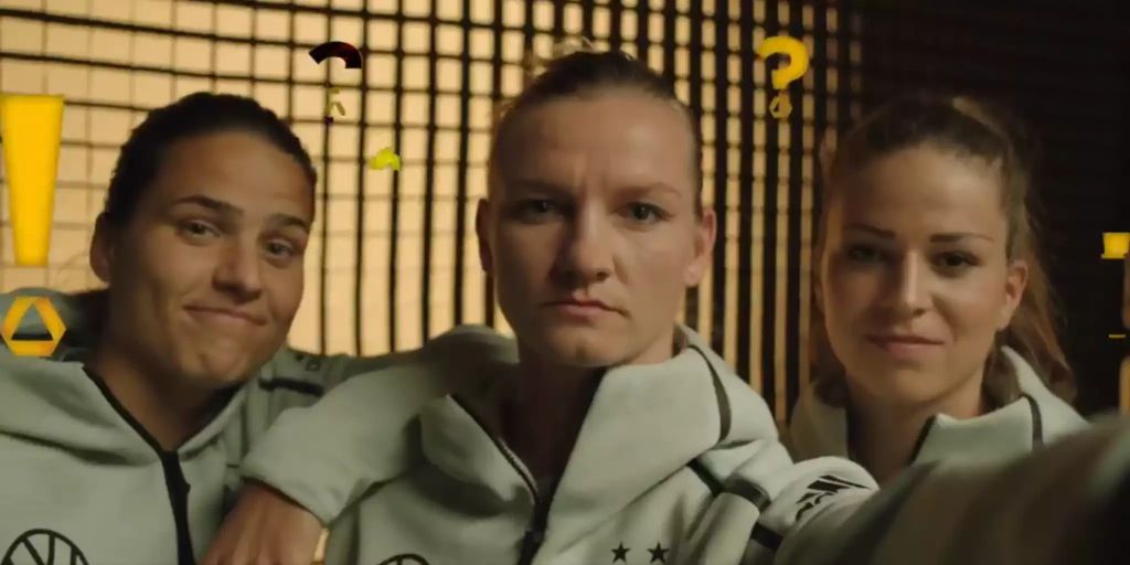 Deutsche Fussballnationalmannschaft der Frauen mit brisantem Slogan
