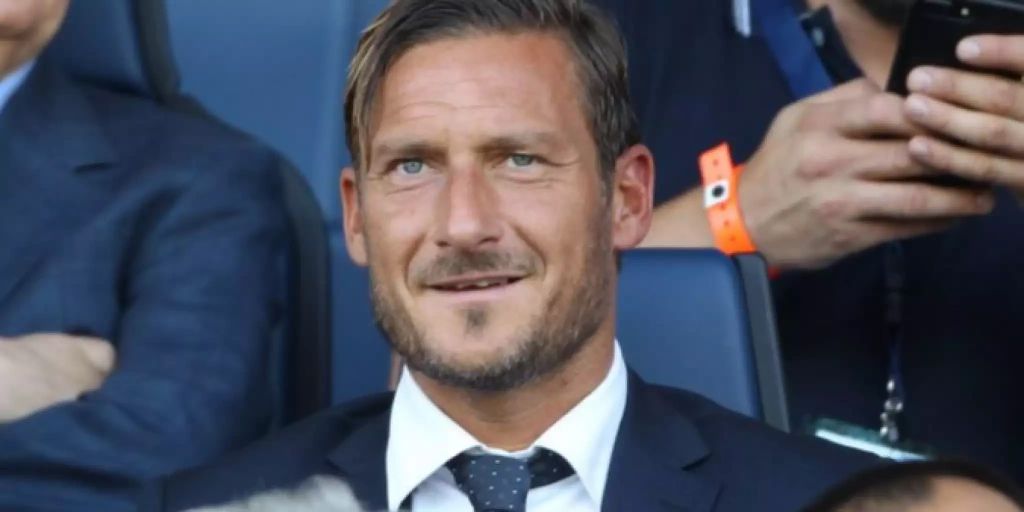 Francesco Totti Tranenreicher Abschied Einer Fussballlegende Stern De