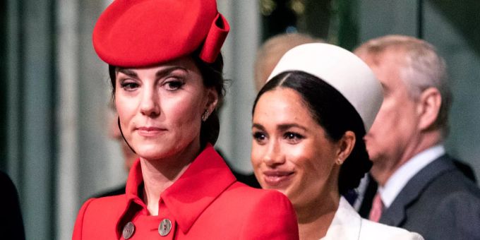 Kate und Meghan machen an öffentlichen Anlässen stets gute Miene zum bösen Spiel. kate meghan