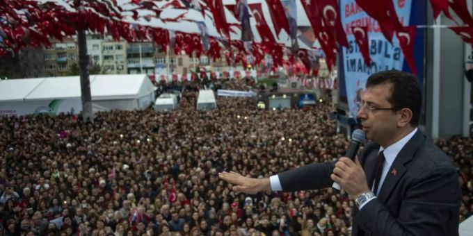 Regierungspartei will Neuwahlen in Istanbul Regierungspartei will Neuwahlen in Istanbul