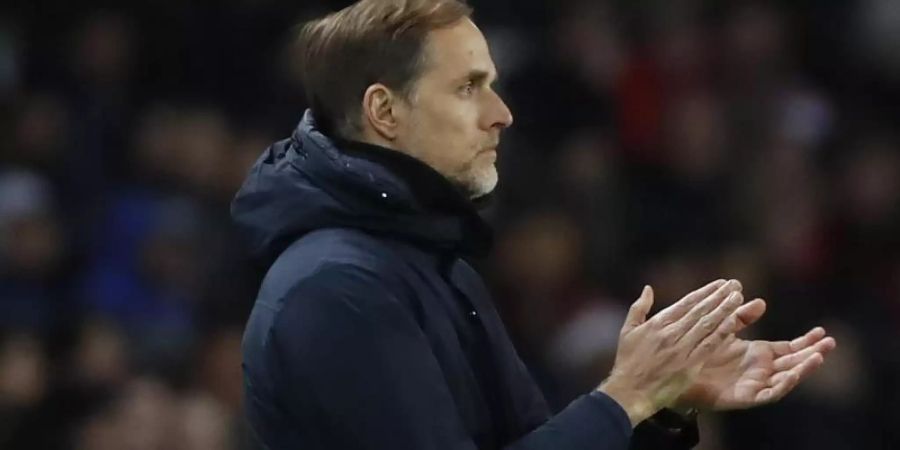 Paris-Trainer Thomas Tuchel kann mit dem Spiel seines Teams zufrieden sein. Foto: Christophe Ena/AP