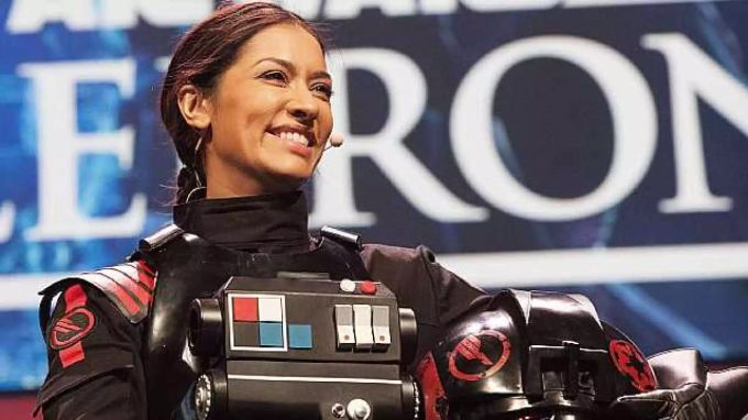 Horizon Zero Dawn: Janina Gavankar als Iden Versio aus Star Wars: Battlefront 2 Horizon Zero Dawn