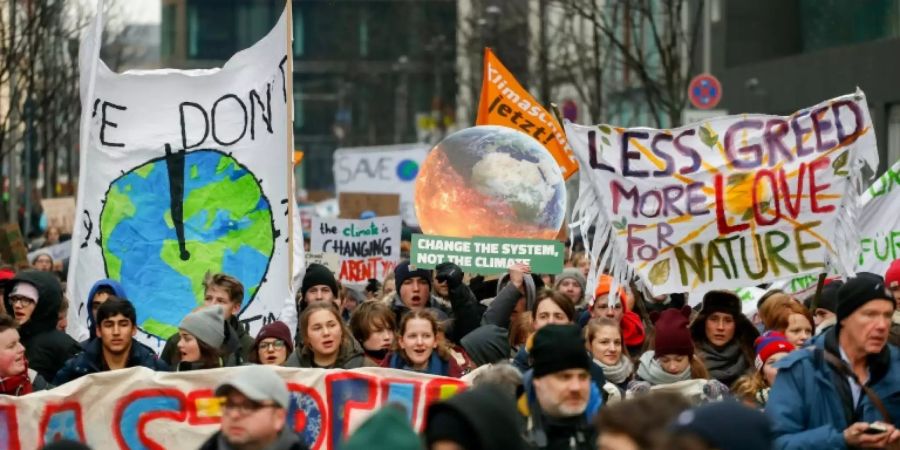 Schüler-Proteste für Klimaschutz Thema im Bundestag